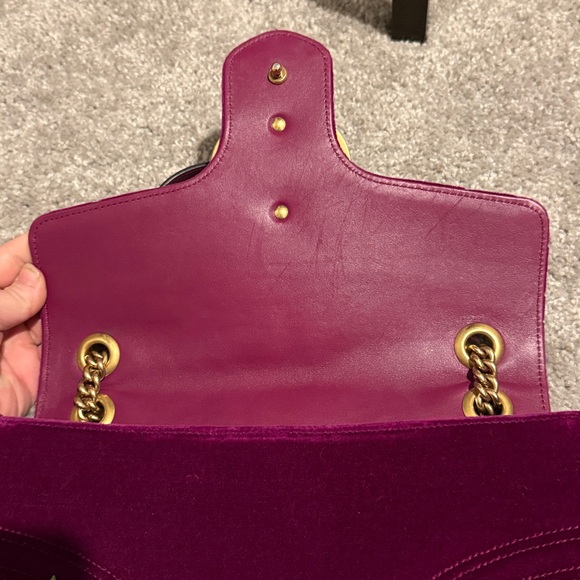 Gucci Velvet Shoulder Bag with Floral Design - Picture 5 of 7